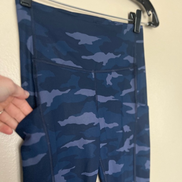 Athleta Women's Blue Ultimate Stash Pocket Camo Capri Leggings - Picture 2 of 4